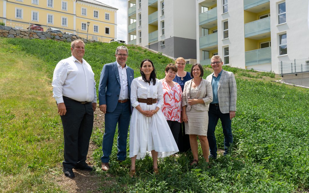Ein neues Zuhause zum Ankommen: Schlüsselübergabe für Alt und Jung in Maria Schmolln