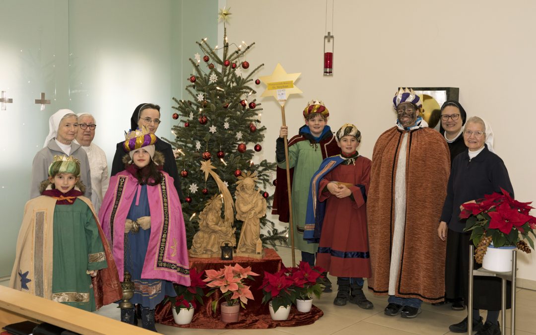 Krankenhaus Braunau belohnt Engagement der Sternsinger mit einem Mittagessen