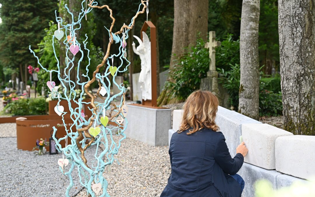 Ein Ort, der bleibt:Gedenkstätte für Sternenkinder in Ried fertiggestellt