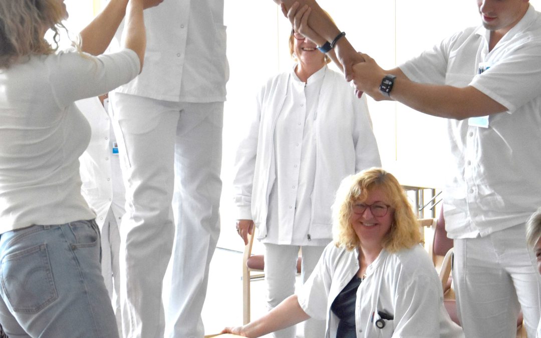 Onboarding 2.0 – wie man neue Mitarbeitende im Krankenhaus der Barmherzigen Schwestern Ried willkommen heißt!